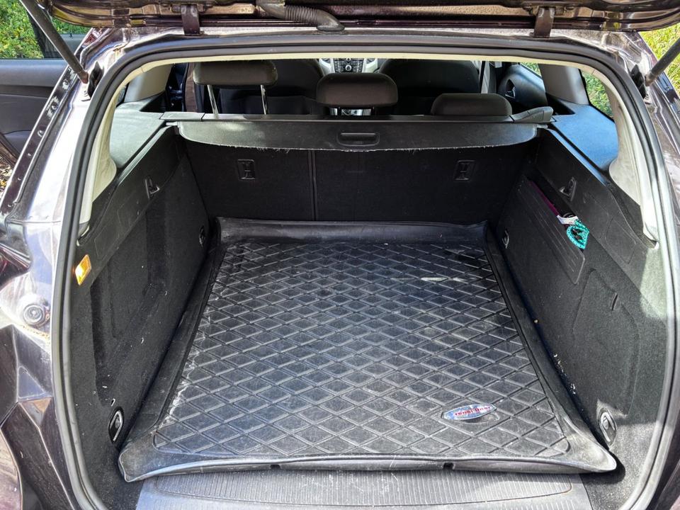 Opel Astra 2012 — photo 9