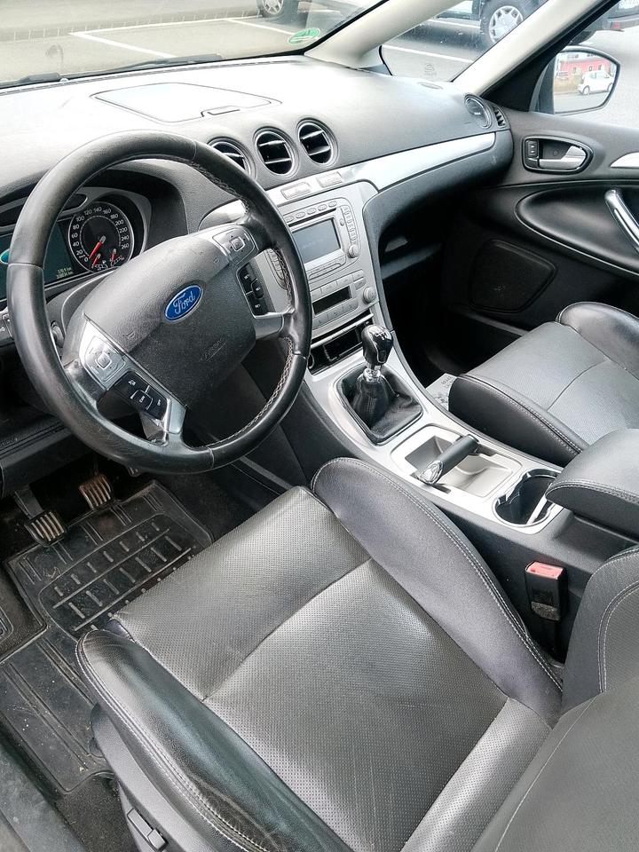 Ford S-Max 2010 — photo 10