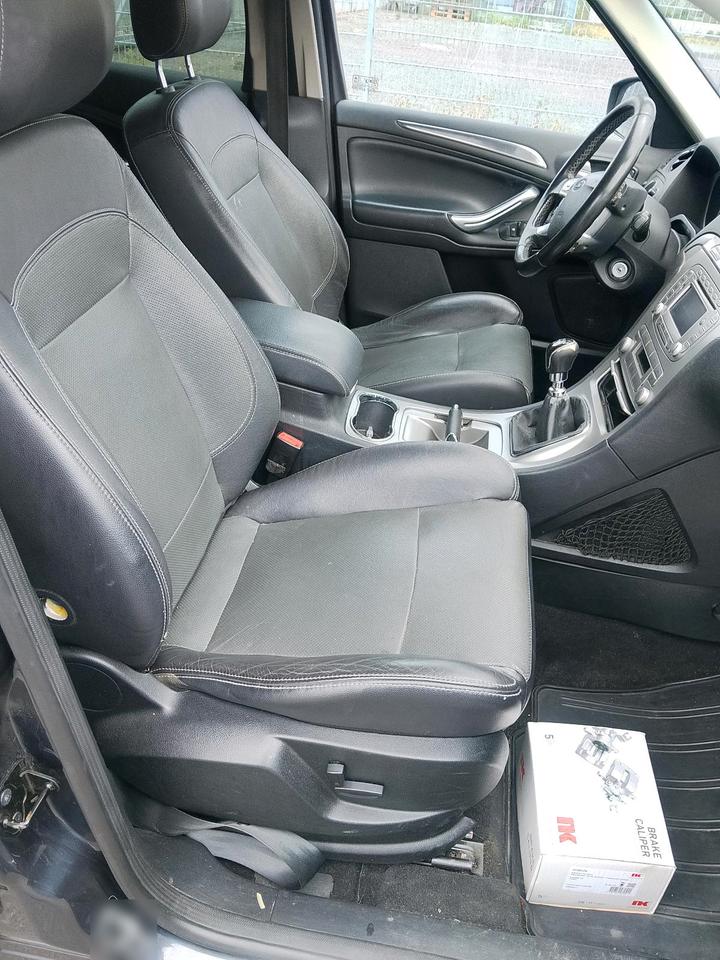 Ford S-Max 2010 — photo 7