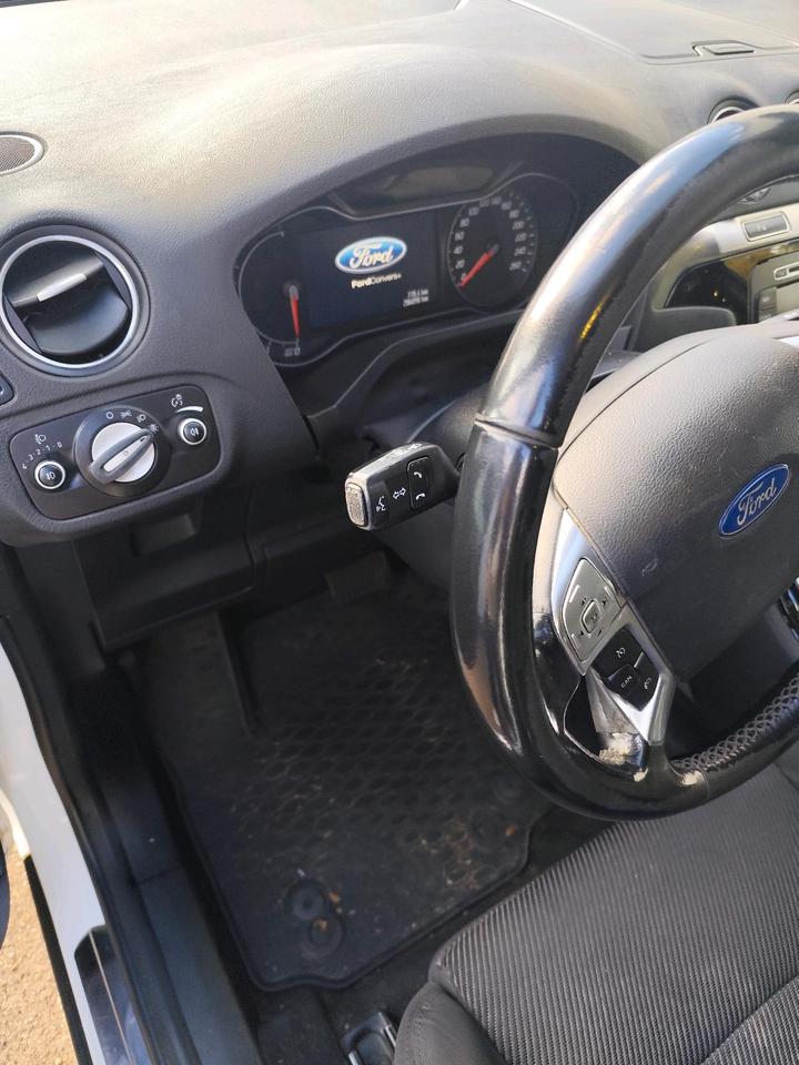 Ford C-Max 2013 — engine