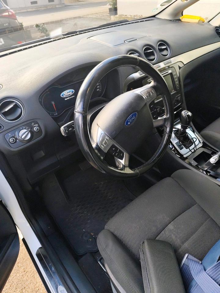 Ford C-Max 2013 — photo 7