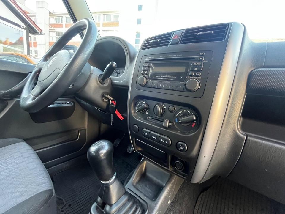 Suzuki Jimny 2009 — photo 17