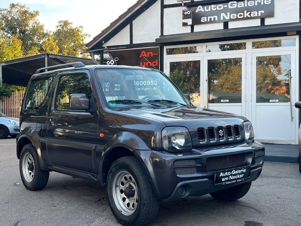 Suzuki Jimny 2009 — rear view