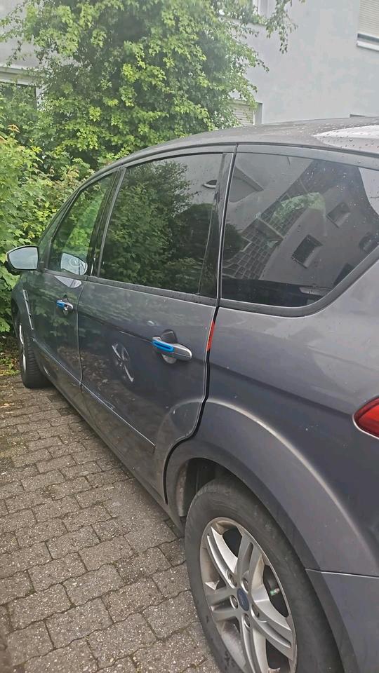Ford S-Max 2012 — rear view