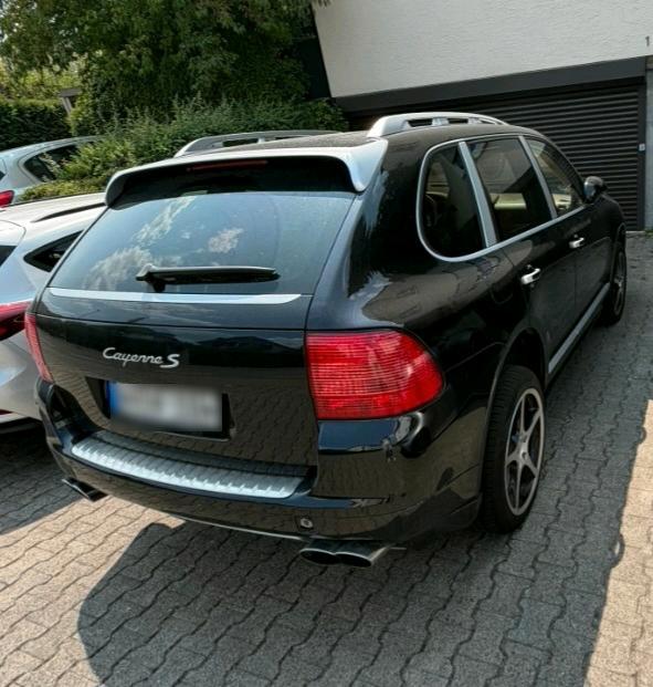 Porsche Cayenne 2006 — rear view
