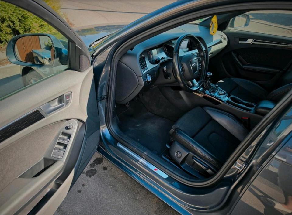 Audi A4 2009 — photo 11