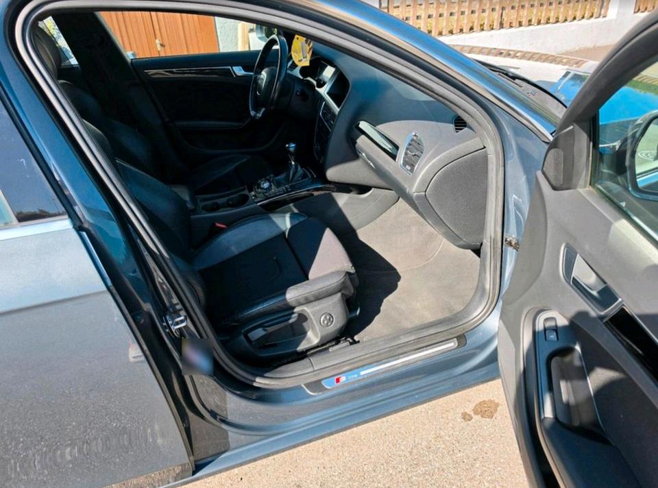 Audi A4 2009 — photo 12