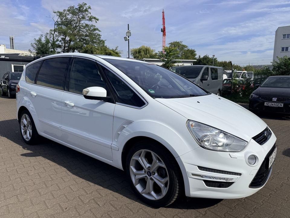 Ford S-Max 2015 — rear view