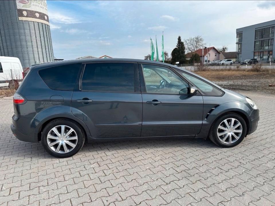 Ford S-Max 2007 — rear view