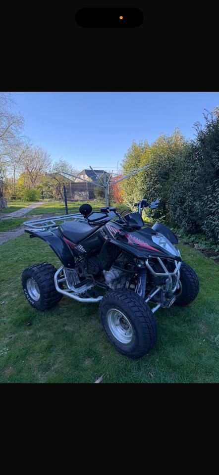 Kymco Maxxer 250 2200€ VB 2005 — rear view