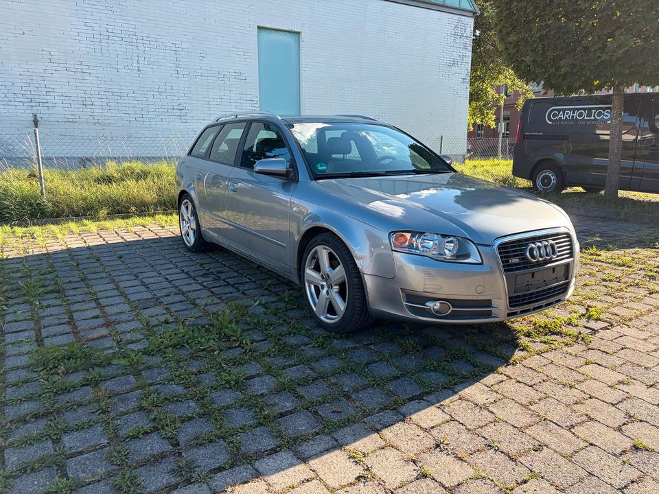 Audi A4 2006 — вигляд ззаду