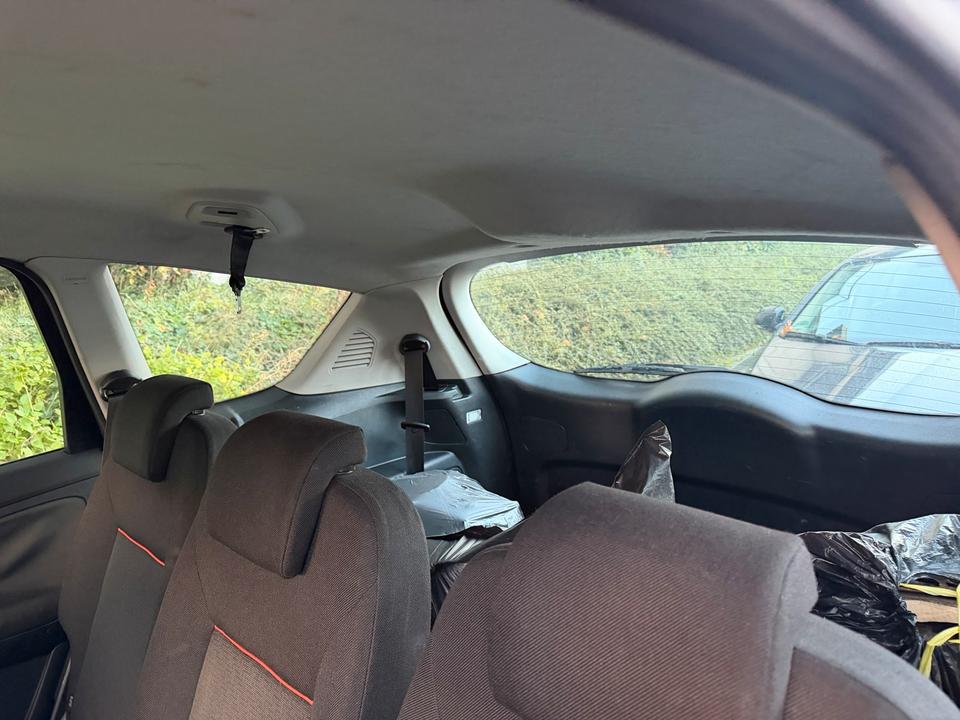 Ford S-Max 2007 — вигляд ззаду