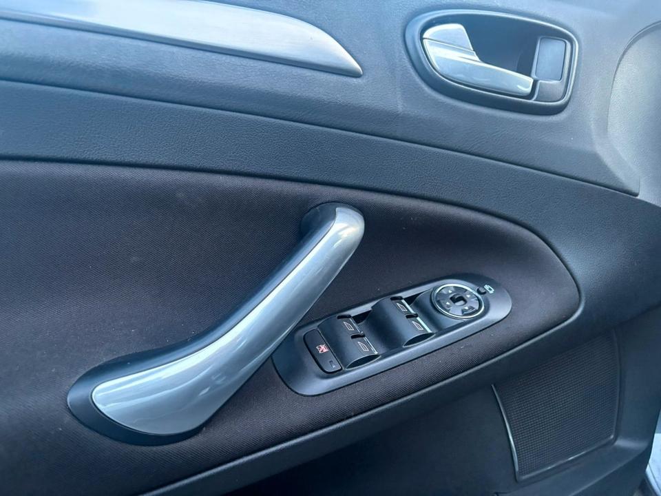 Ford Mondeo 2008 — photo 17