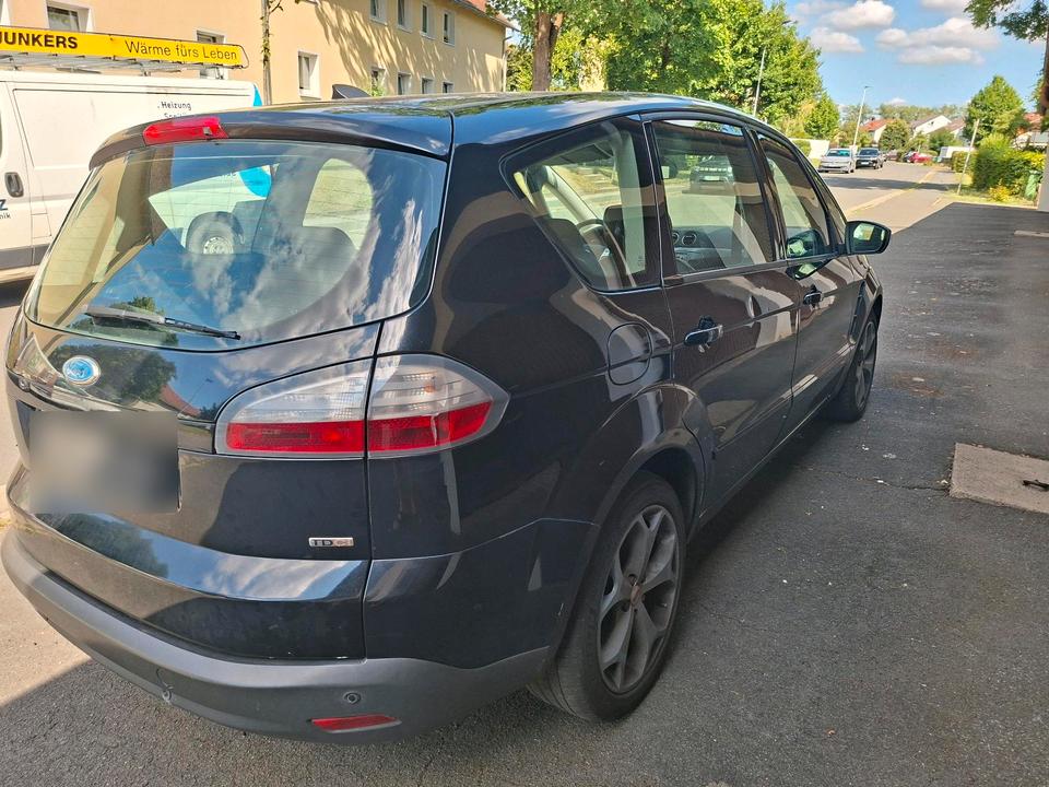 Ford S-Max 2007 — вигляд ззаду
