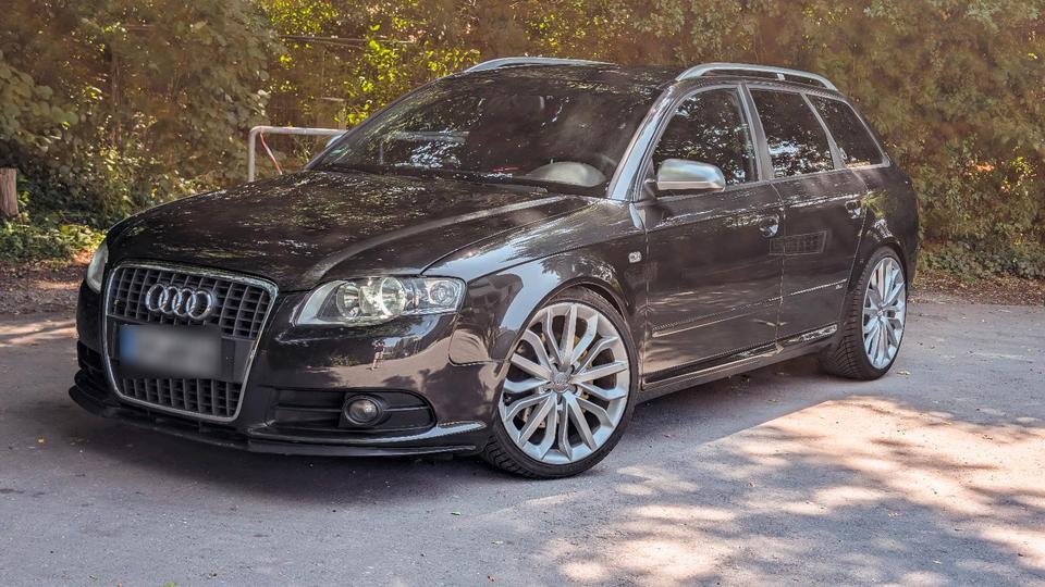 Audi A4 2006 — вигляд ззаду