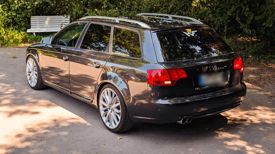 Audi A4 2006 — салон