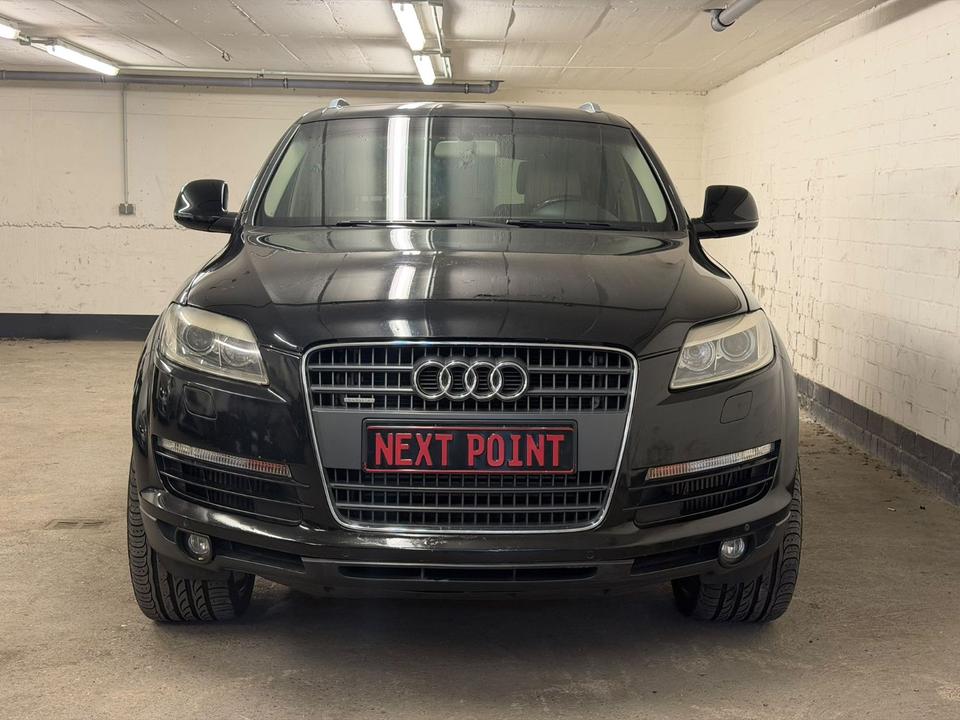 Audi Q7 2007 — rear view