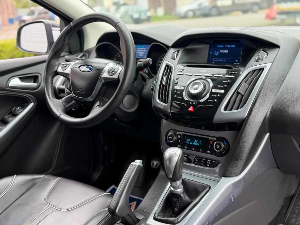 Ford Focus 2014 — photo 13
