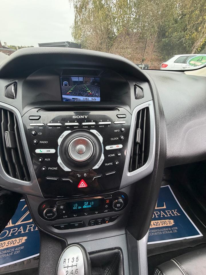 Ford Focus 2014 — photo 15