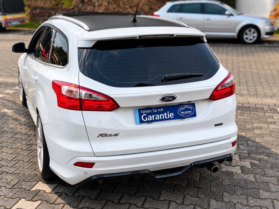 Ford Focus 2014 — photo 7