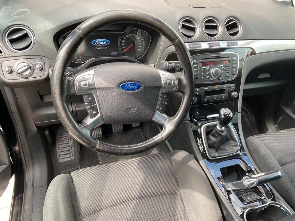 Ford S-Max 2011 — photo 15