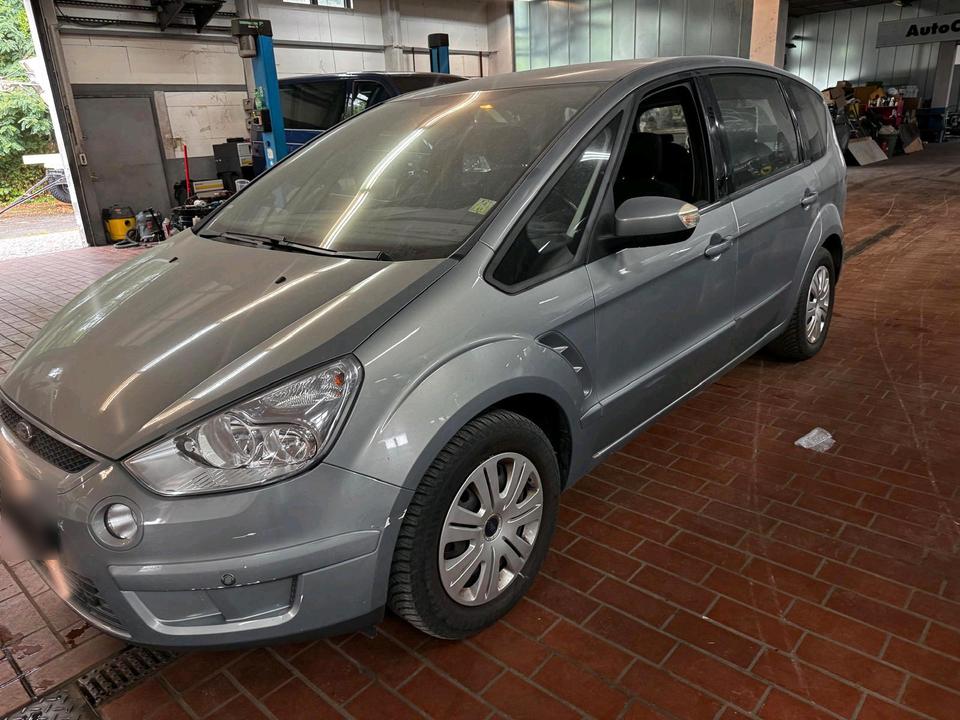 Ford S-Max 2008 — вигляд ззаду