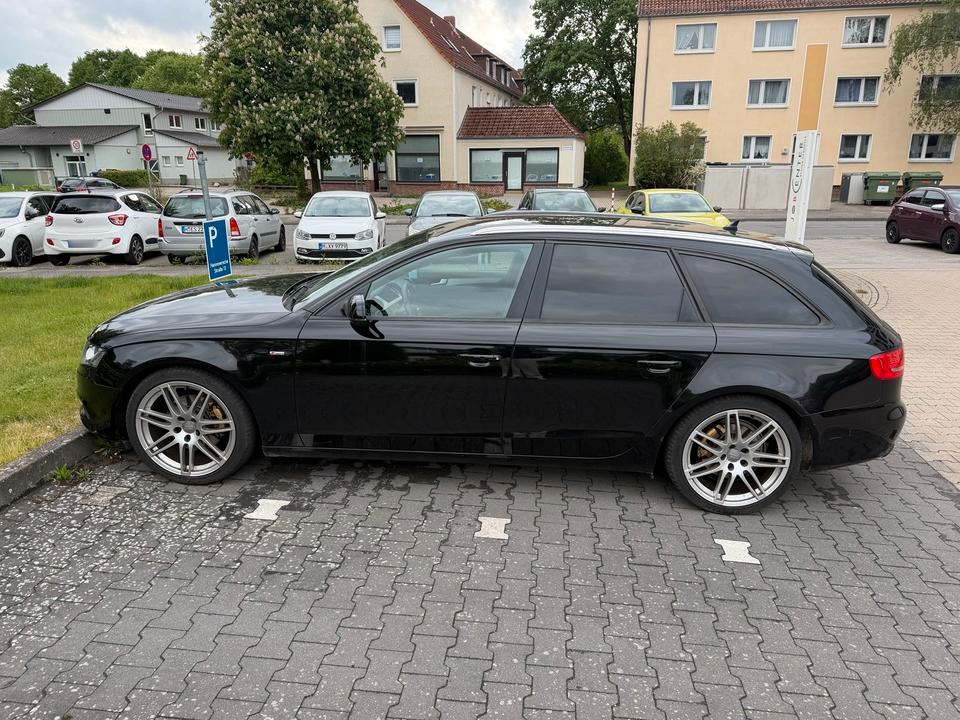 Audi A4 2011 — вигляд ззаду