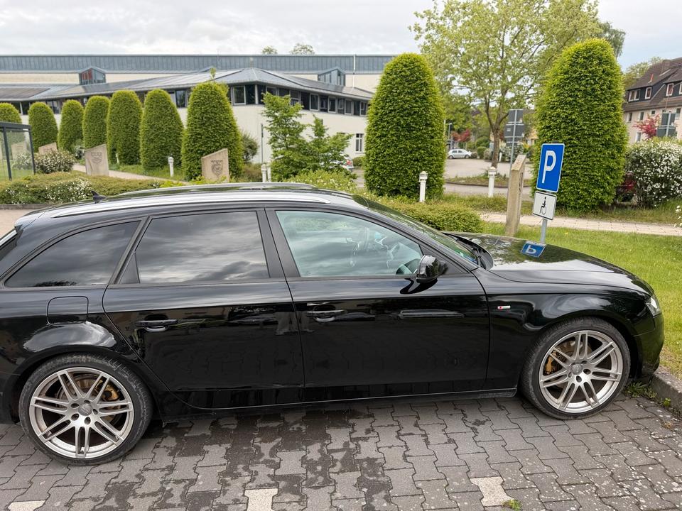 Audi A4 2011 — салон