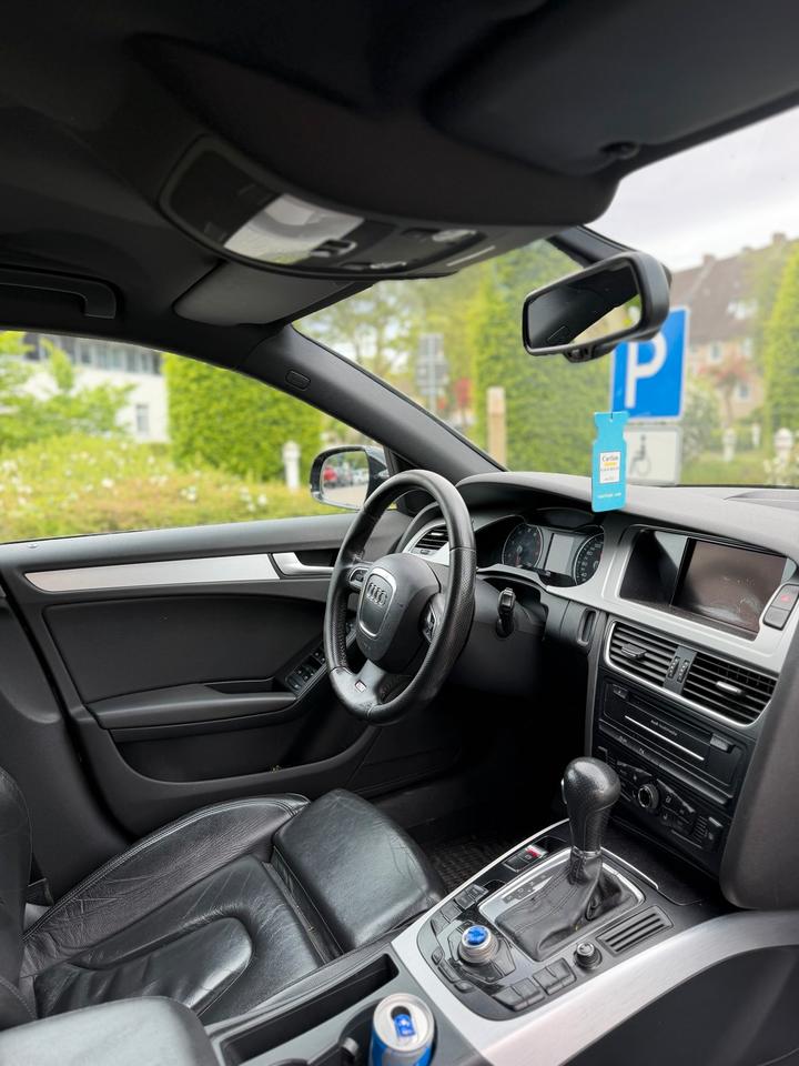 Audi A4 2011 — двигун