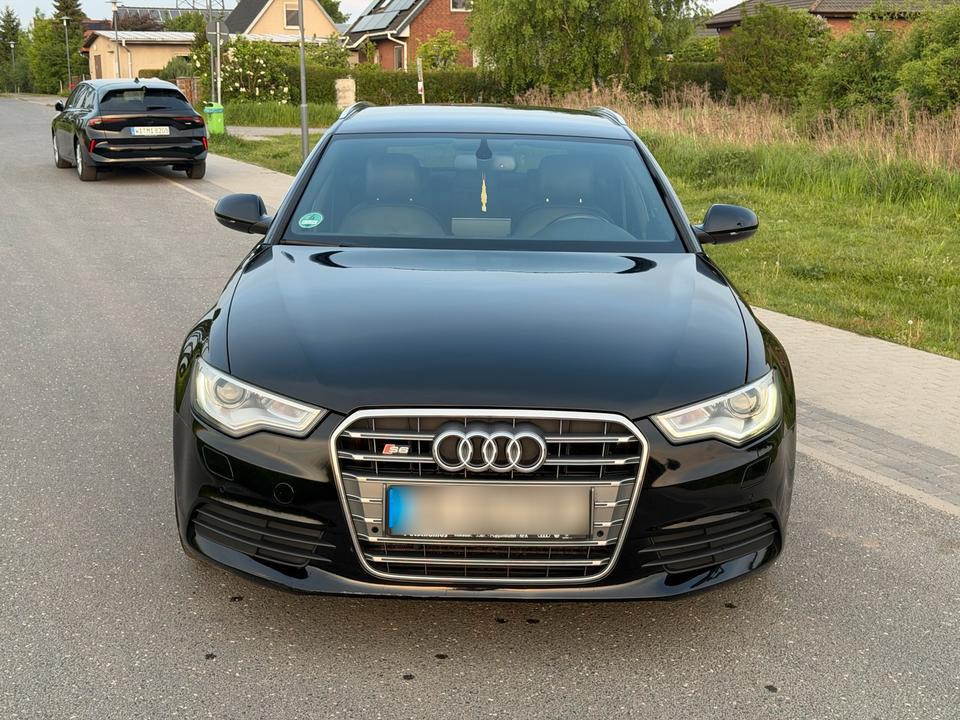 Audi A6 2012 — interior