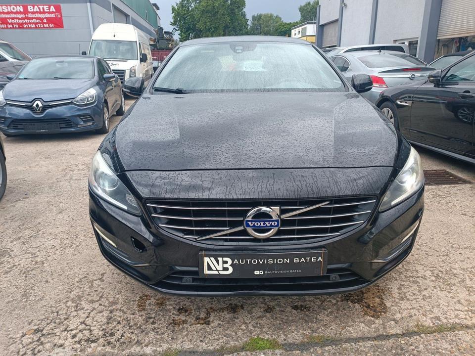 Volvo V60 2013 — rear view
