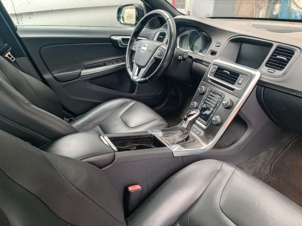 Volvo V60 2013 — photo 9