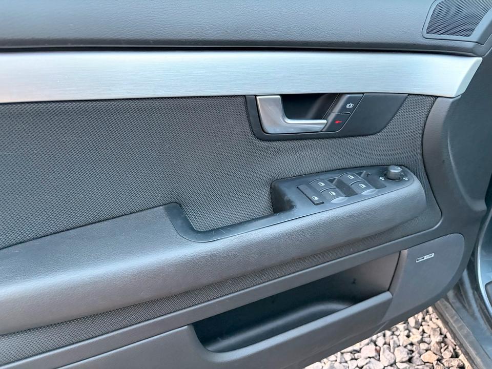 Audi A4 2006 — photo 11