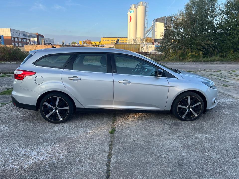 Ford Focus 2012 — photo 6