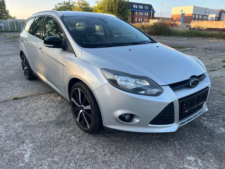 Ford Focus 2012 — photo 7