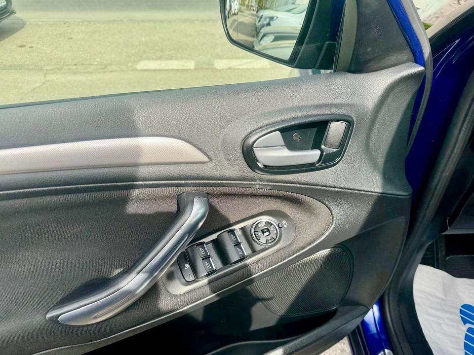 Ford S-Max 2014 — photo 13