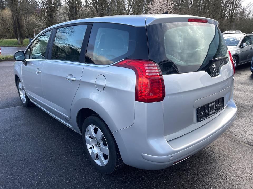 Peugeot 5008 2015 — двигун