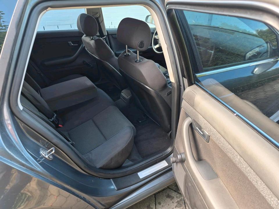 Audi A4 2007 — photo 9