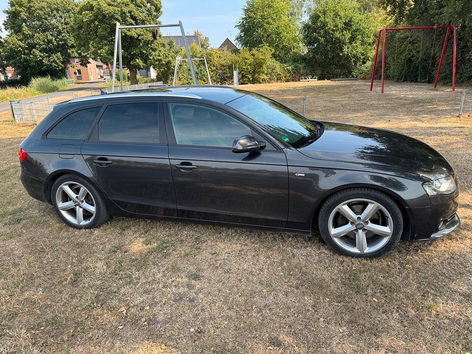 Audi A4 2010 — engine