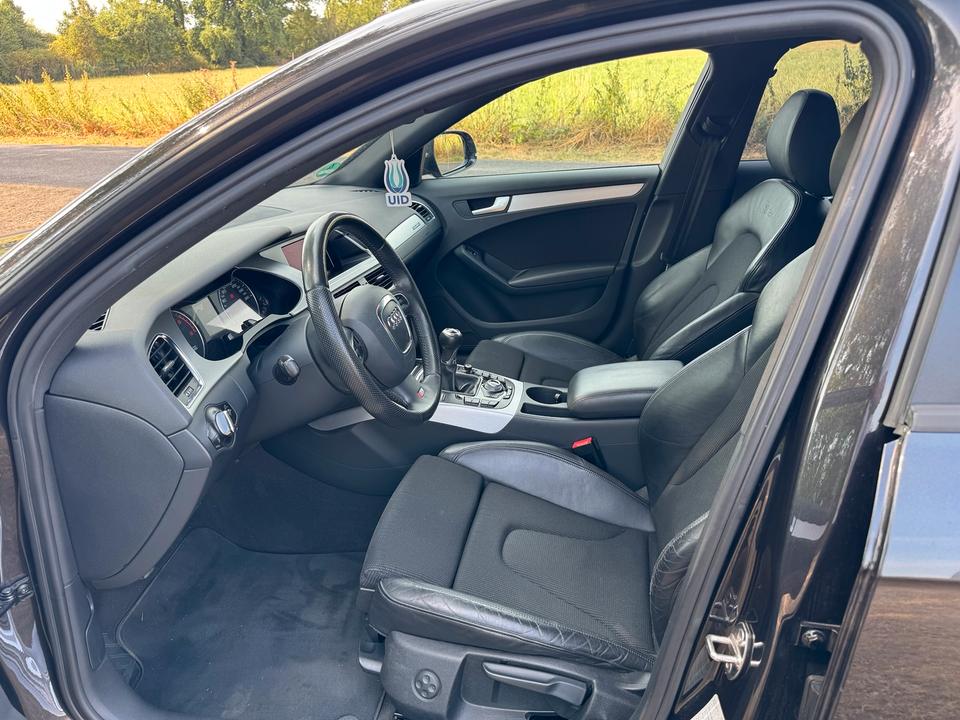 Audi A4 2010 — photo 6