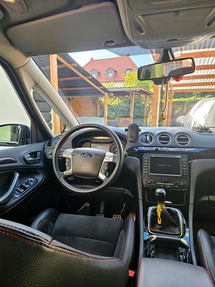 Ford S-Max 2011 — photo 6
