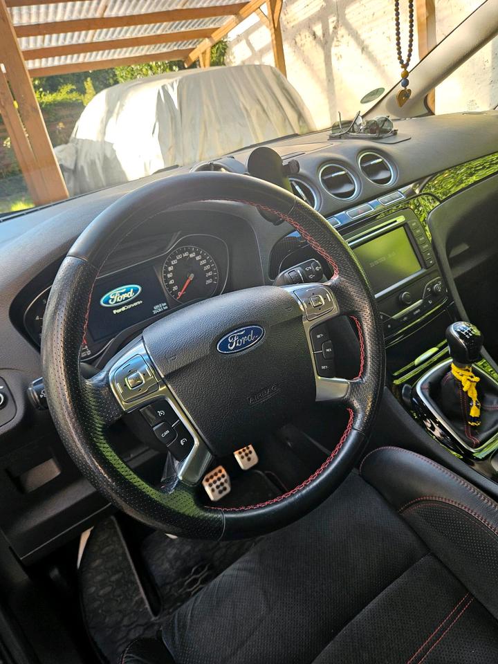 Ford S-Max 2011 — photo 9