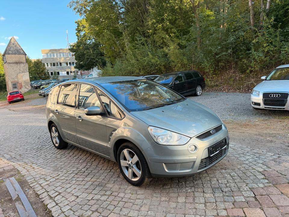 Ford S-Max 2008 — rear view
