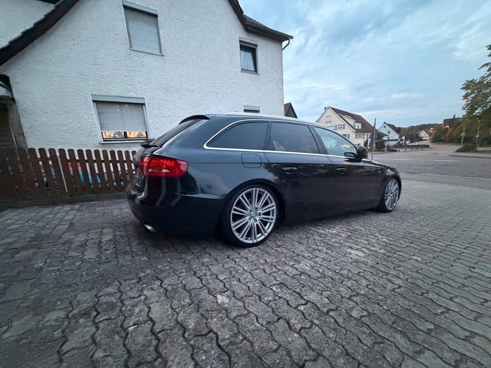 Audi A4 2010 — engine