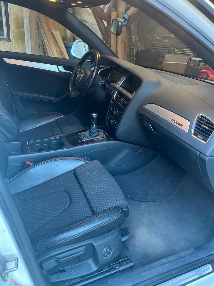 Audi A4 2009 — photo 11