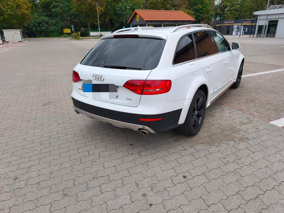 Audi A4 Allroad 2010 — engine
