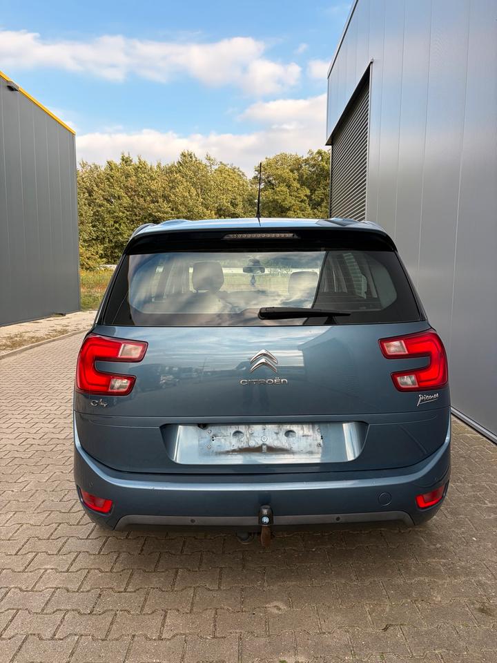 Citroen Gelöscht • Citroen c4 grand Picasso 1.6 diesel 7 S 2014 — двигун