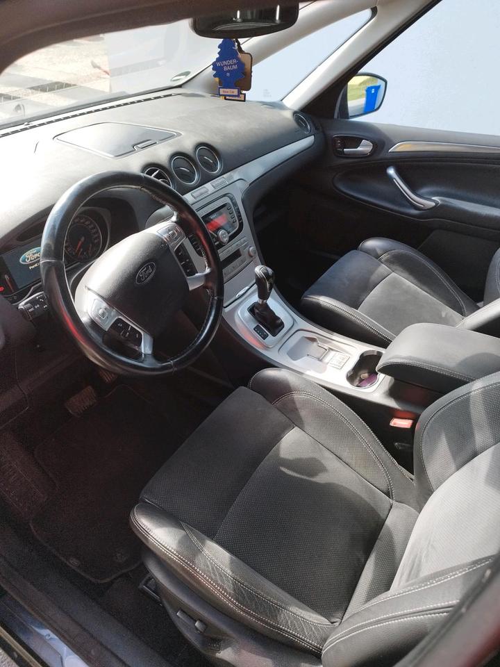 Ford S-Max 2009 — interior