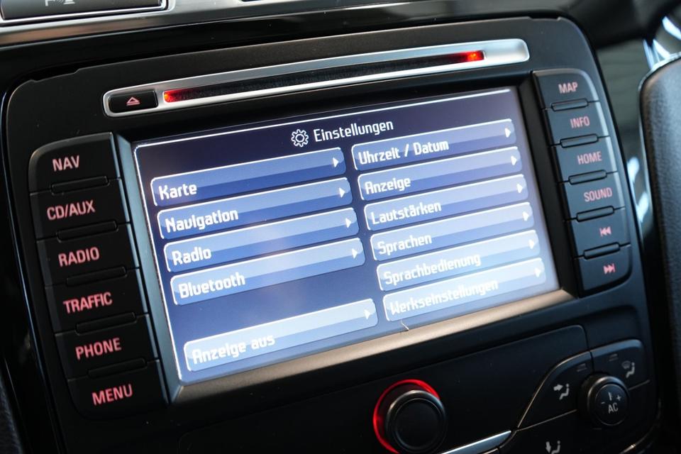 Ford S-Max 2013 — photo 11