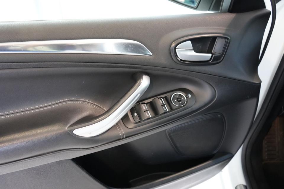Ford S-Max 2013 — photo 12